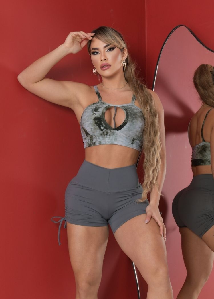 Conjunto Fitness Top Tie Dye Abertura Frontal Short Cinza