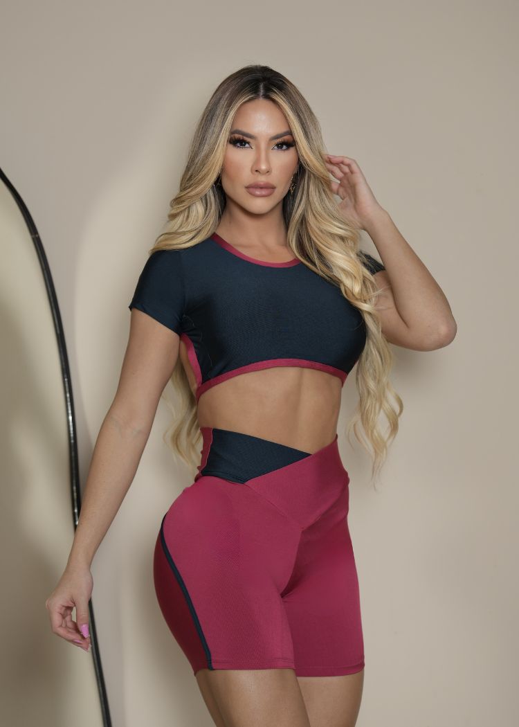 Conjunto Fitness Top Nathalia Azul Marinho e Short Vinho