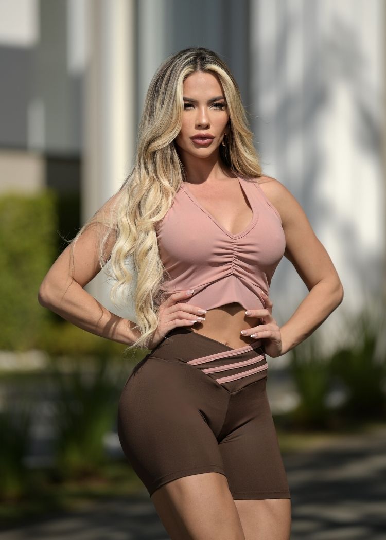 Conjunto Fitness Top Adriana Nude e Short Marrom