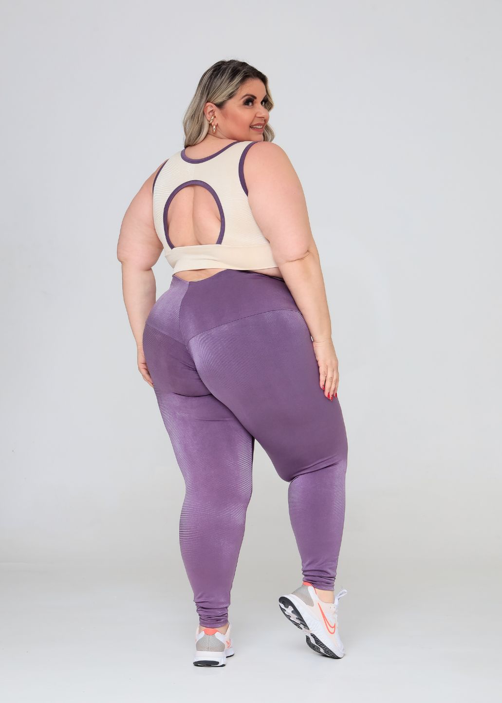 Conjunto Fitness Top Kátia Off White e Legging Lilás