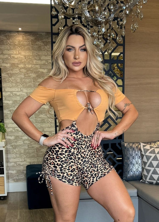 Macaquinho Fitness Fivela Top Manguinha Laranja Short Oncinha