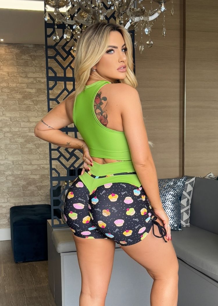 Conjunto Fitness Top Fechado Verde Neon e Short Cupcake