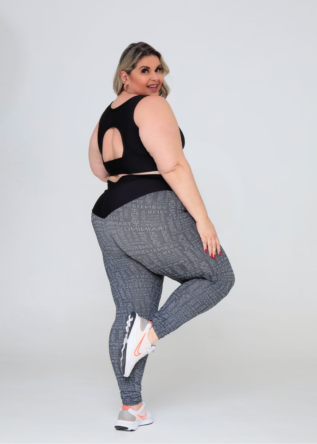 Conjunto Fitness Top Kátia Preto e Legging Letras