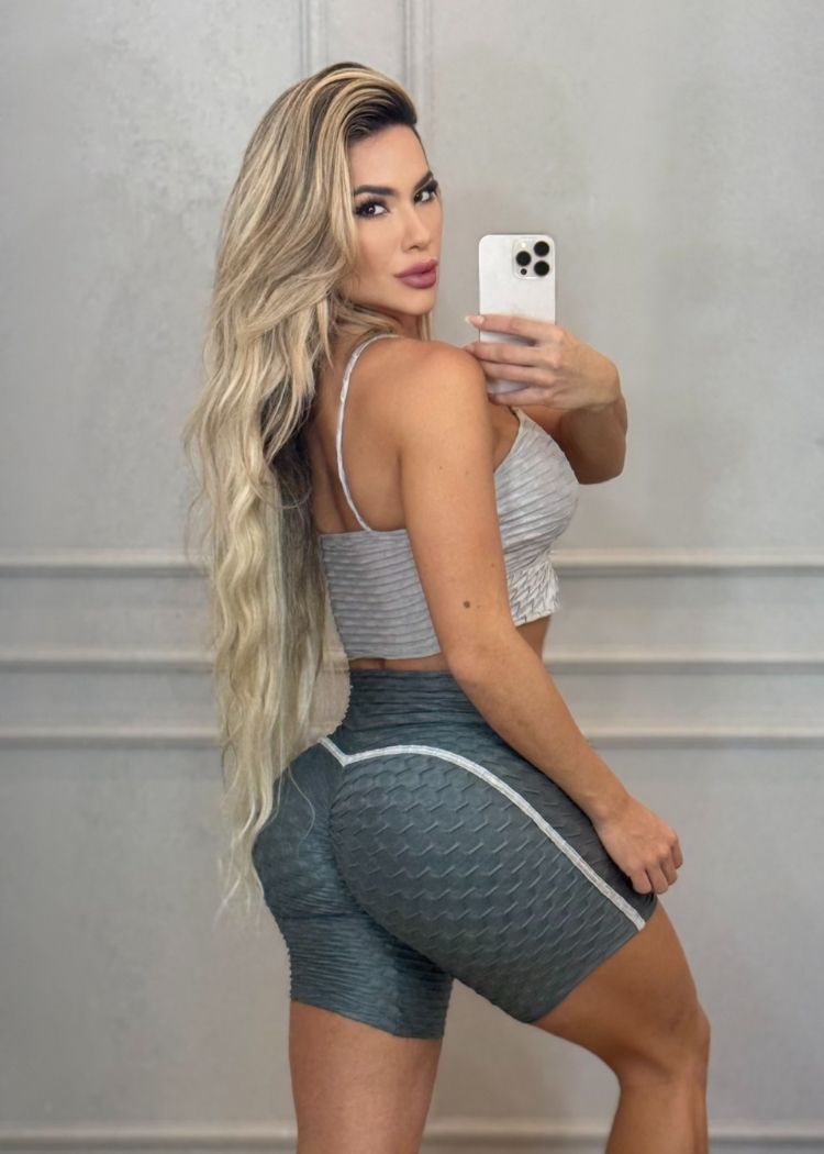 Conjunto Fitness Brocado Top Cinza com Nó e Short Grafite