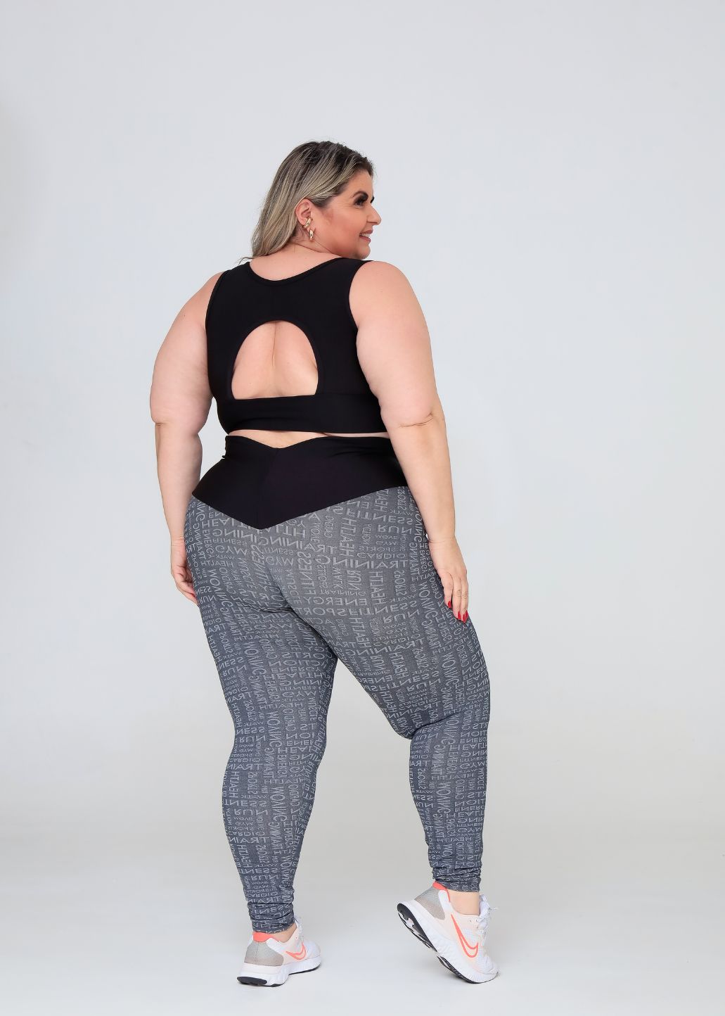 Conjunto Fitness Top Kátia Preto e Legging Letras