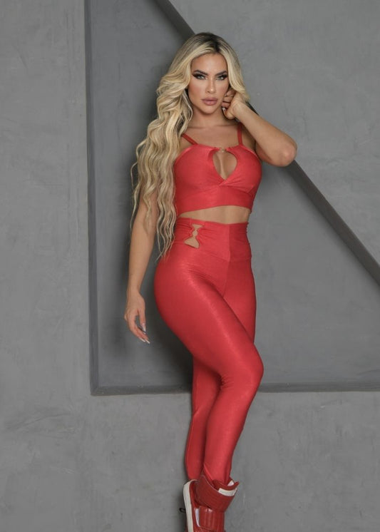 Conjunto Fitness Vermelho com Decote Empina Bumbum