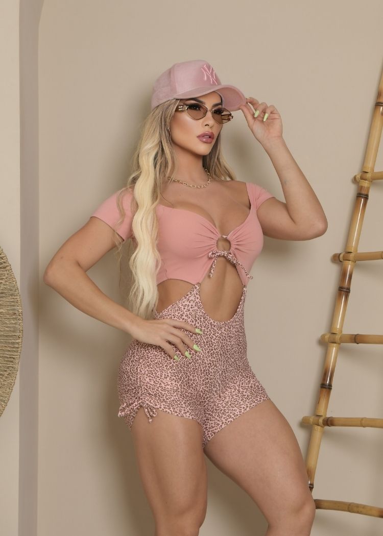 Macaquinho Fitness Fivela Top Manguinha Nude Legging Oncinha