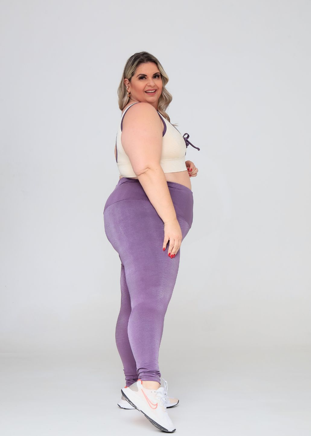 Conjunto Fitness Top Kátia Off White e Legging Lilás