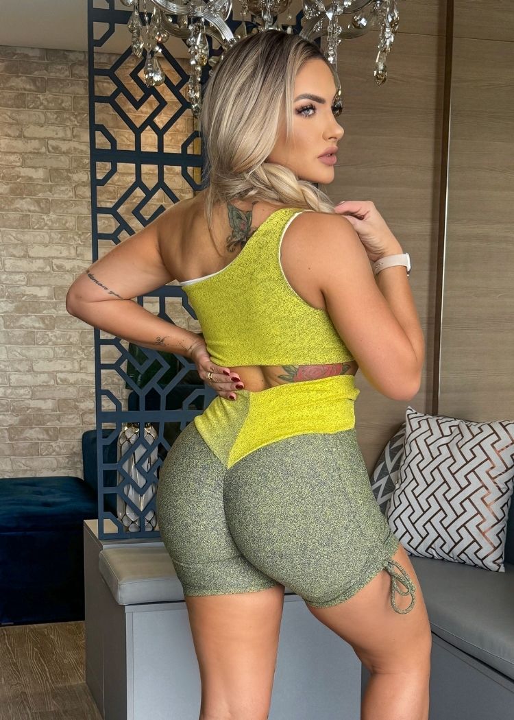 Macaquinho Fitness Chapisco Amarelo e Verde Decote com Laço