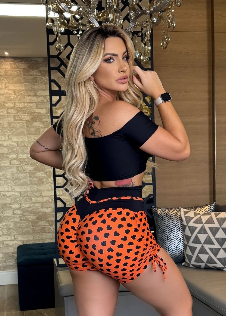Conjunto Fitness Top Manguinha Preto Short Coral Coração