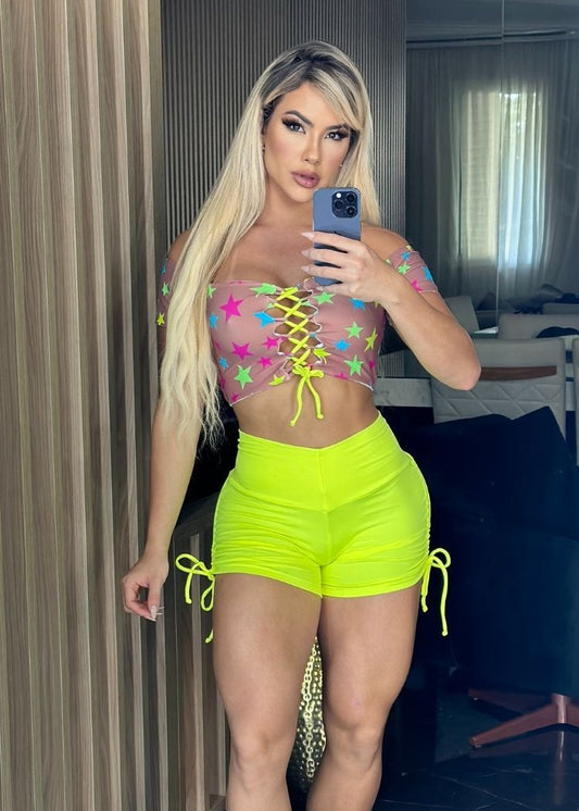 Conjunto Fitness Top Rosé Estrela e Short Cadarço Amarelo Empina Bumbum