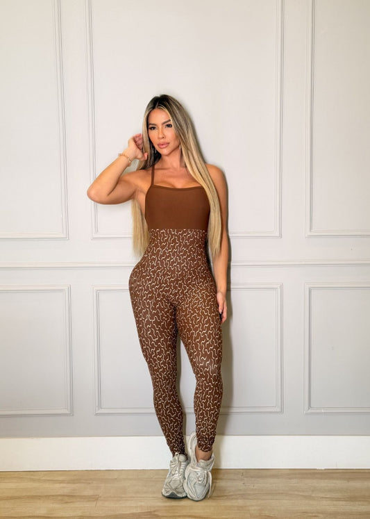 Macacão Fitness Vivi Pala Fechada Top Marrom Legging Cobrinha
