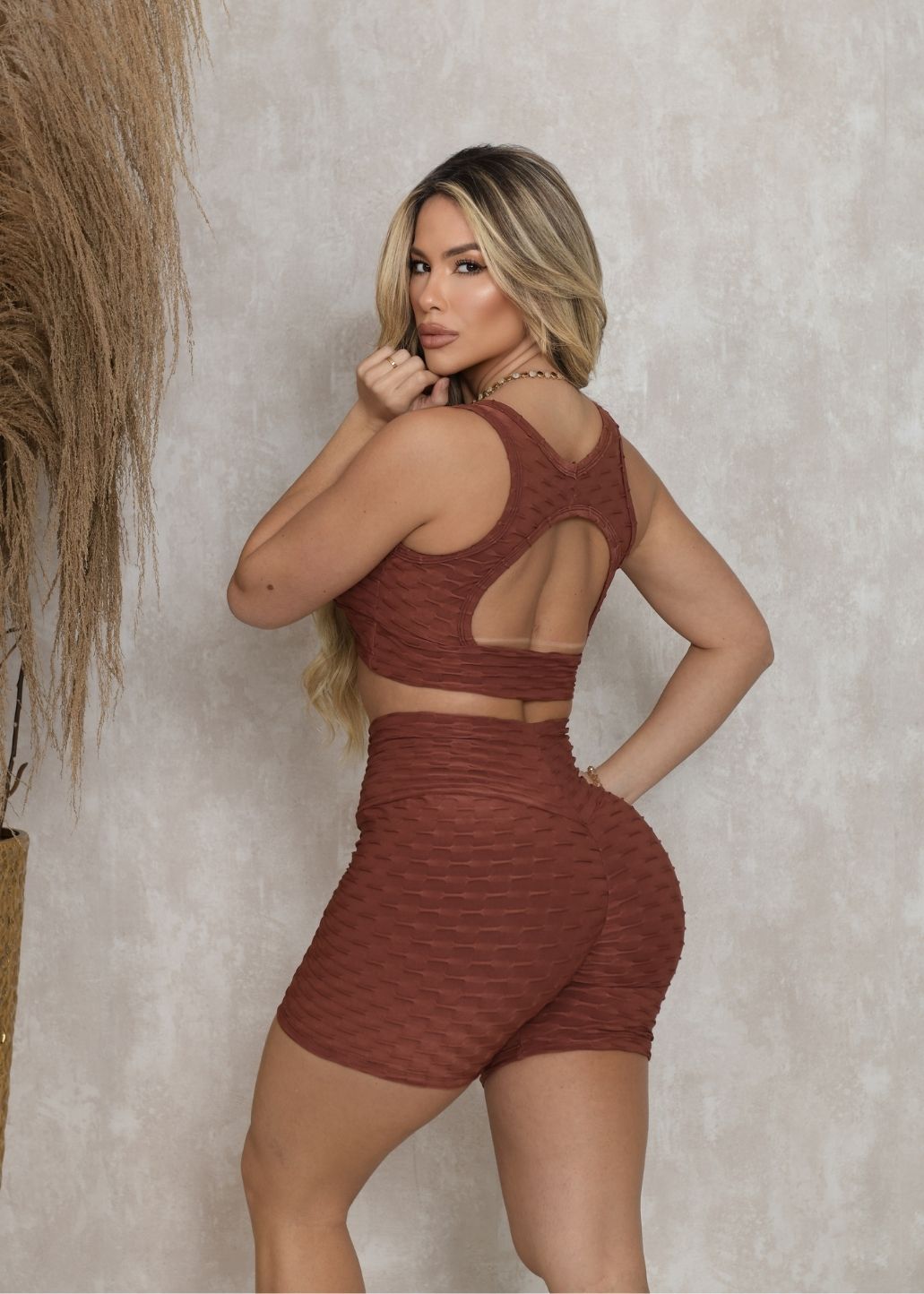Conjunto Fitness Top Short Empodere Marrom Brocado