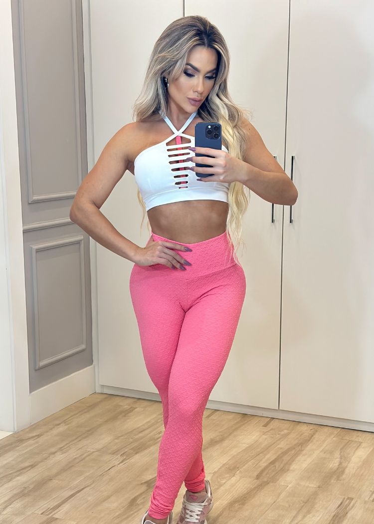 Conjunto Fitness Top Branco Alça Cruzada Legging Goiaba