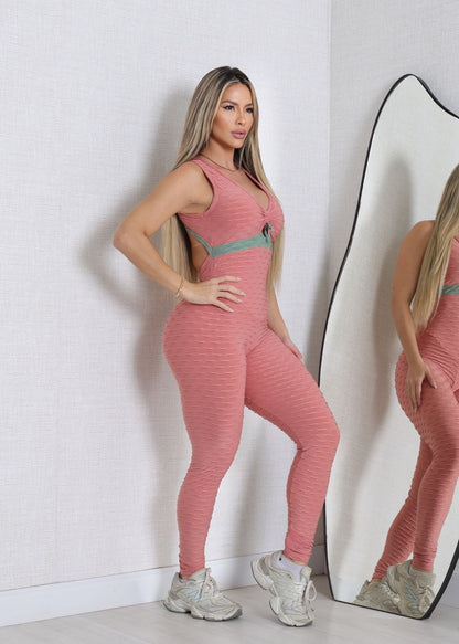 Macacão Fitness Brocado Goiaba Detalhe Verde