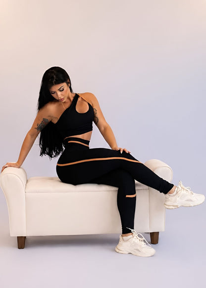 Conjunto Top Transverso e Legging Preto