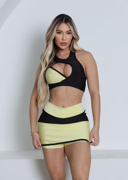 Conjunto Fitness Top Adriele Preto Short Saia Amarelo Detalhe Preto