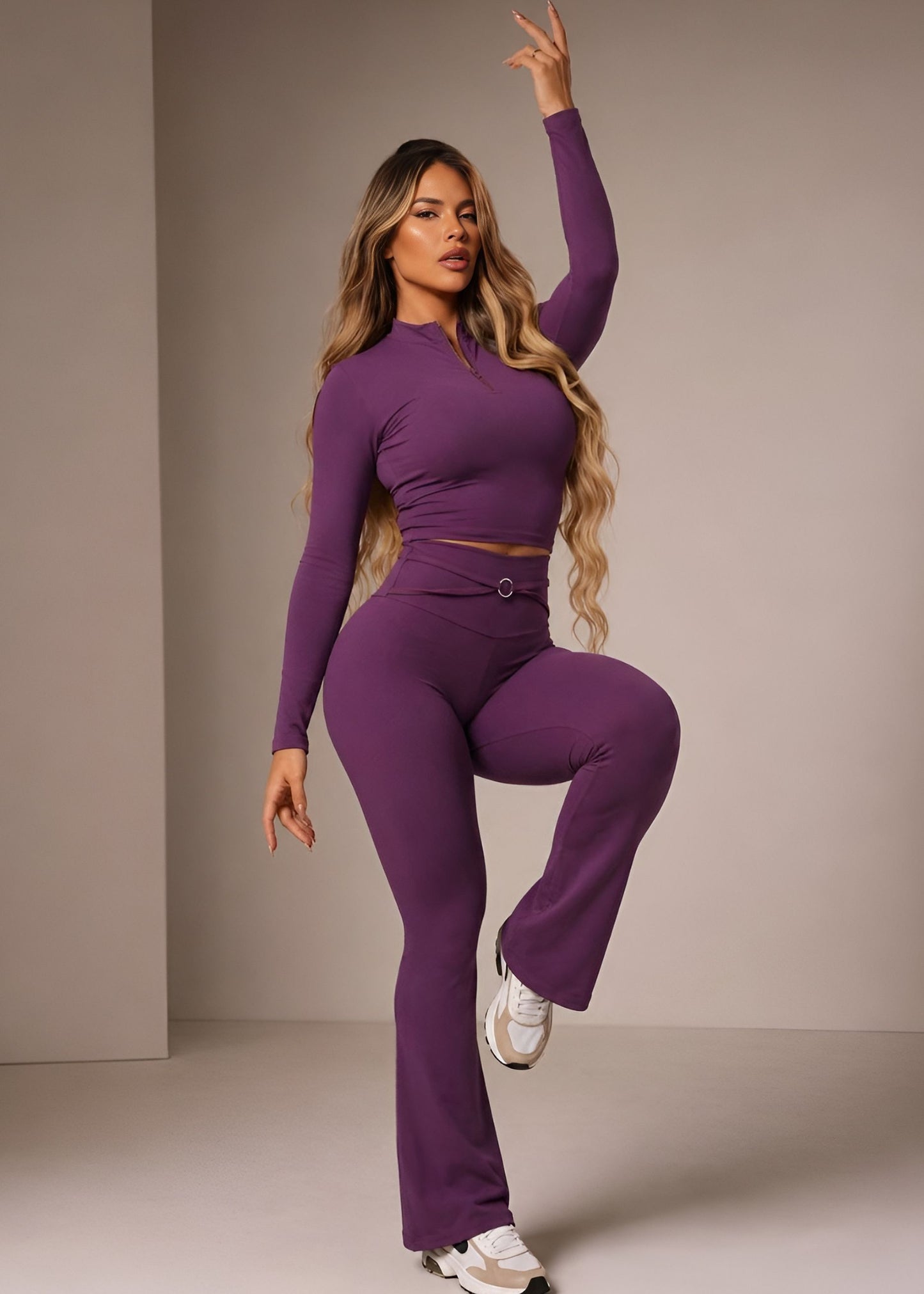 Conjunto Fitness Flare Açaí com Cropped Manga Longa