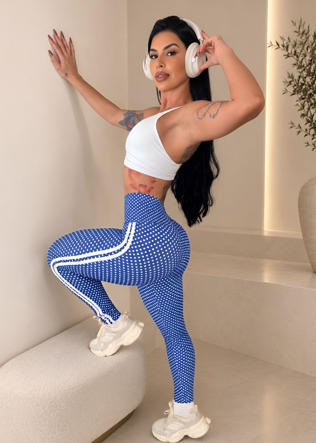 Conjunto Top Franzido Branco e Legging  Azul Poá