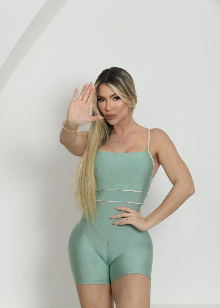 Macaquinho Fitness Vivi Pala Fechada Verde C/ Filete Off White