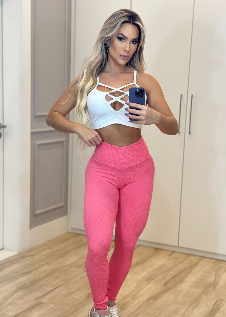 Conjunto Fitness Brocado Top Branco Trançado Legging Goiaba