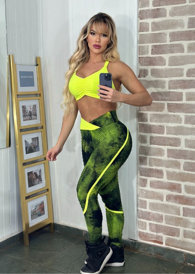 Conjunto Fitness Top Borboleta Verde Fluorescente Legging Tie Dye