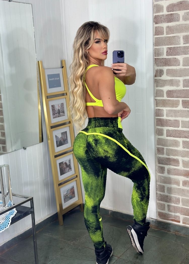 Conjunto Fitness Top Borboleta Verde Fluorescente Legging Tie Dye