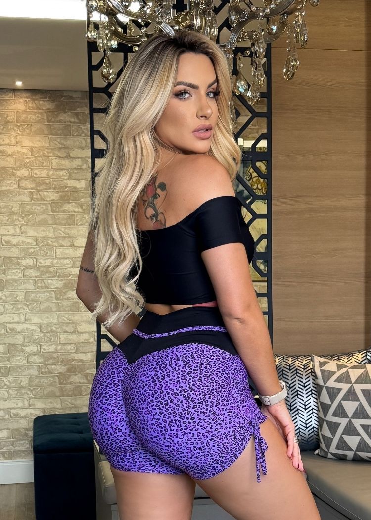 Conjunto Fitness Top Manguinha Preto Short Oncinha Lilás Empina Bumbum