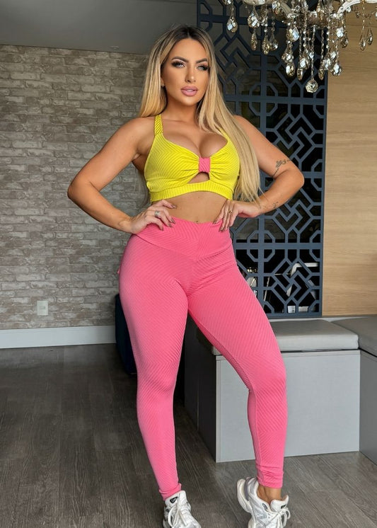 Conjunto Fitness Zigzag Top Amarelo com Decote Legging Rosa