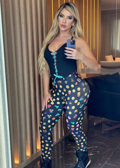 Macacão Fitness Preto Trança Frontal Azul com Estampa Emoji na Legging