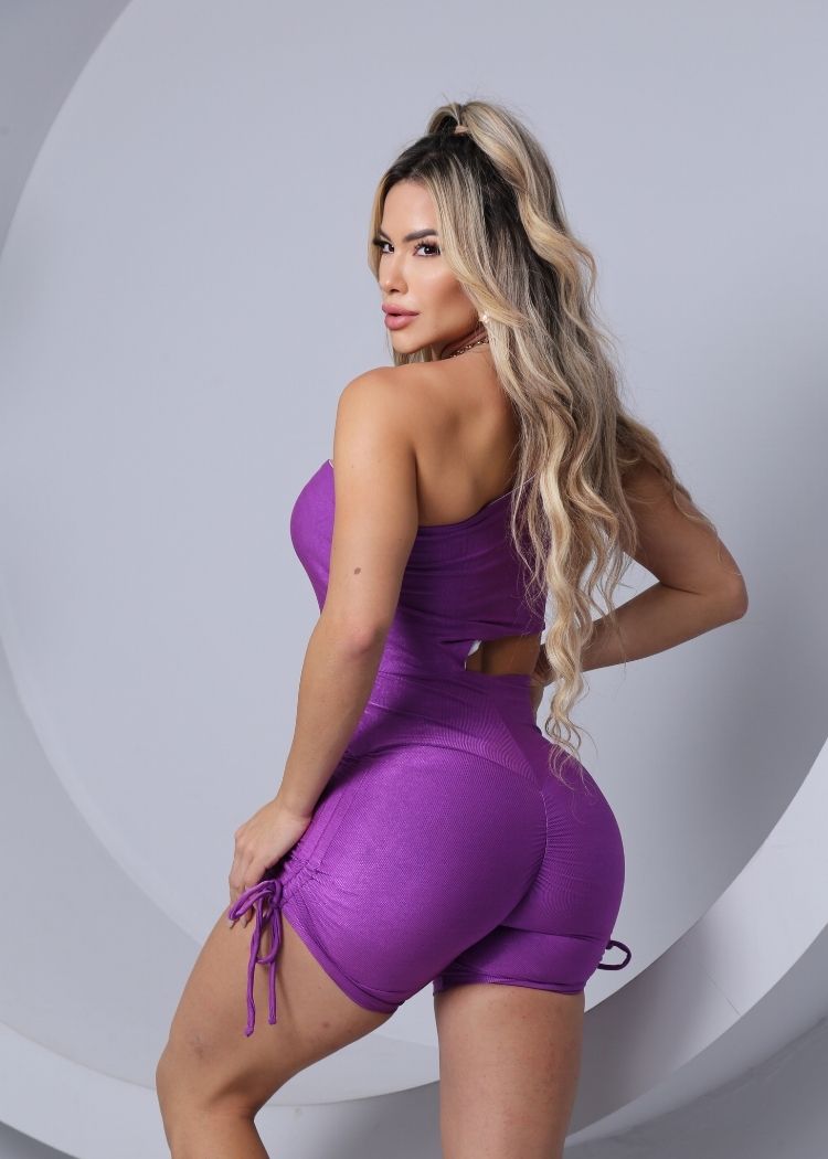 Macaquinho Fitness Roxo com Abertura Lateral Empina Bumbum